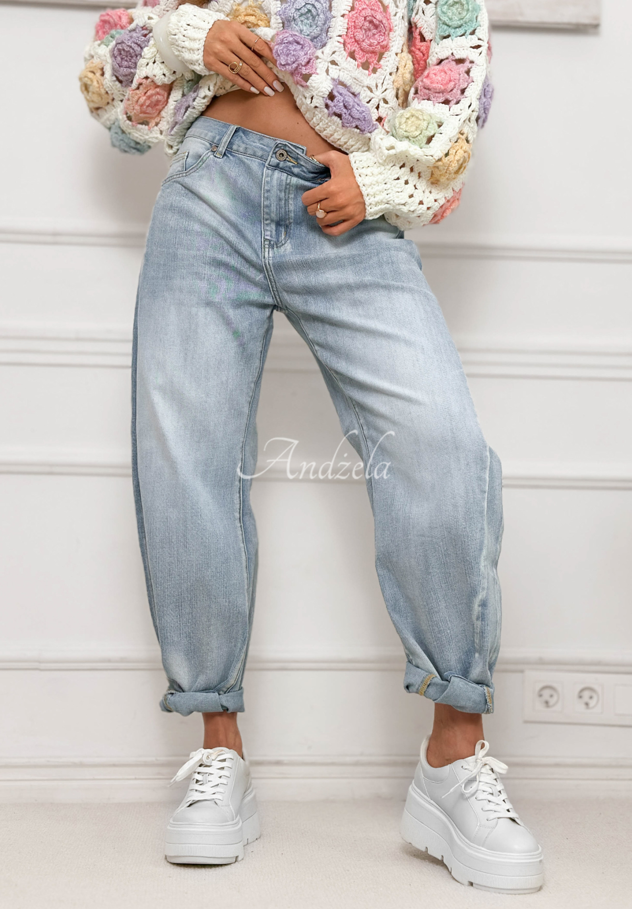 Spodnie jeansowe banana Just Let Them jasnoniebieskie