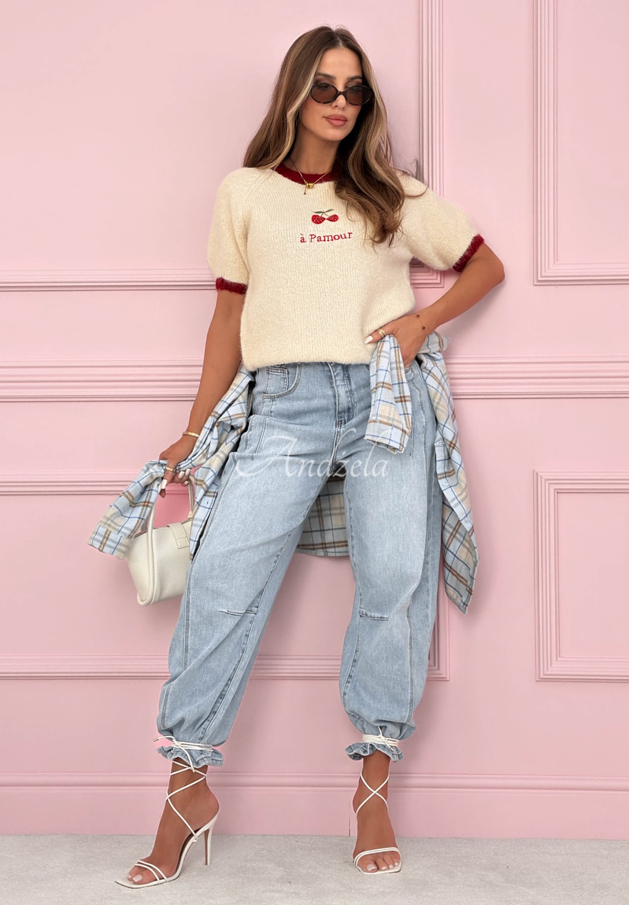 Sweater with embroidered cherries and Cherry Pamour viscose, light beige