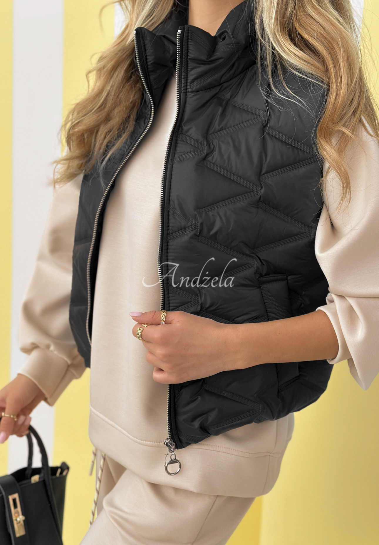 Short quilted Spring Cloud vest, black 