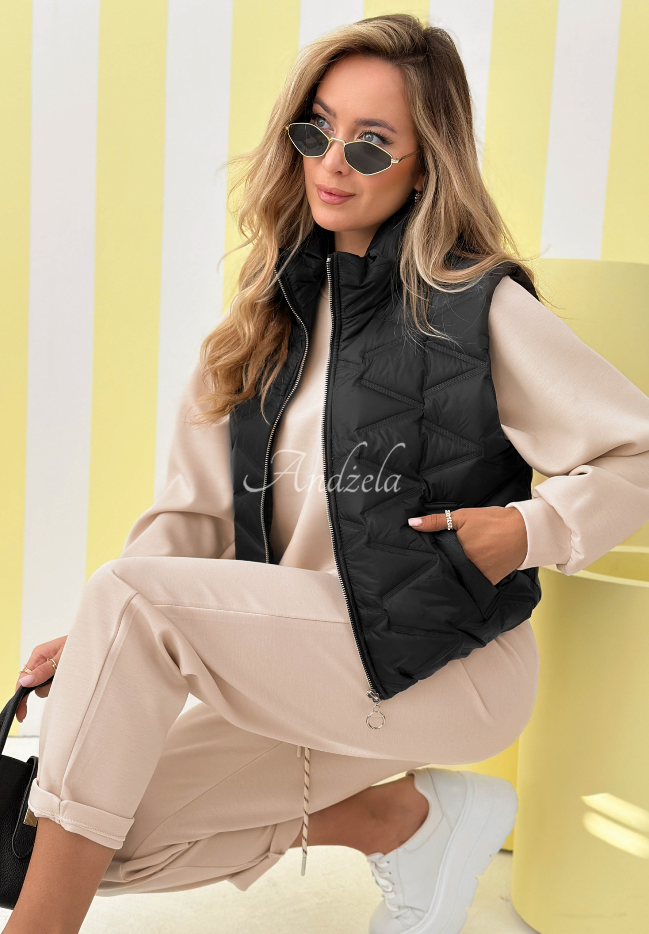 Krótka pikowana kamizelka Spring Cloud czarna 