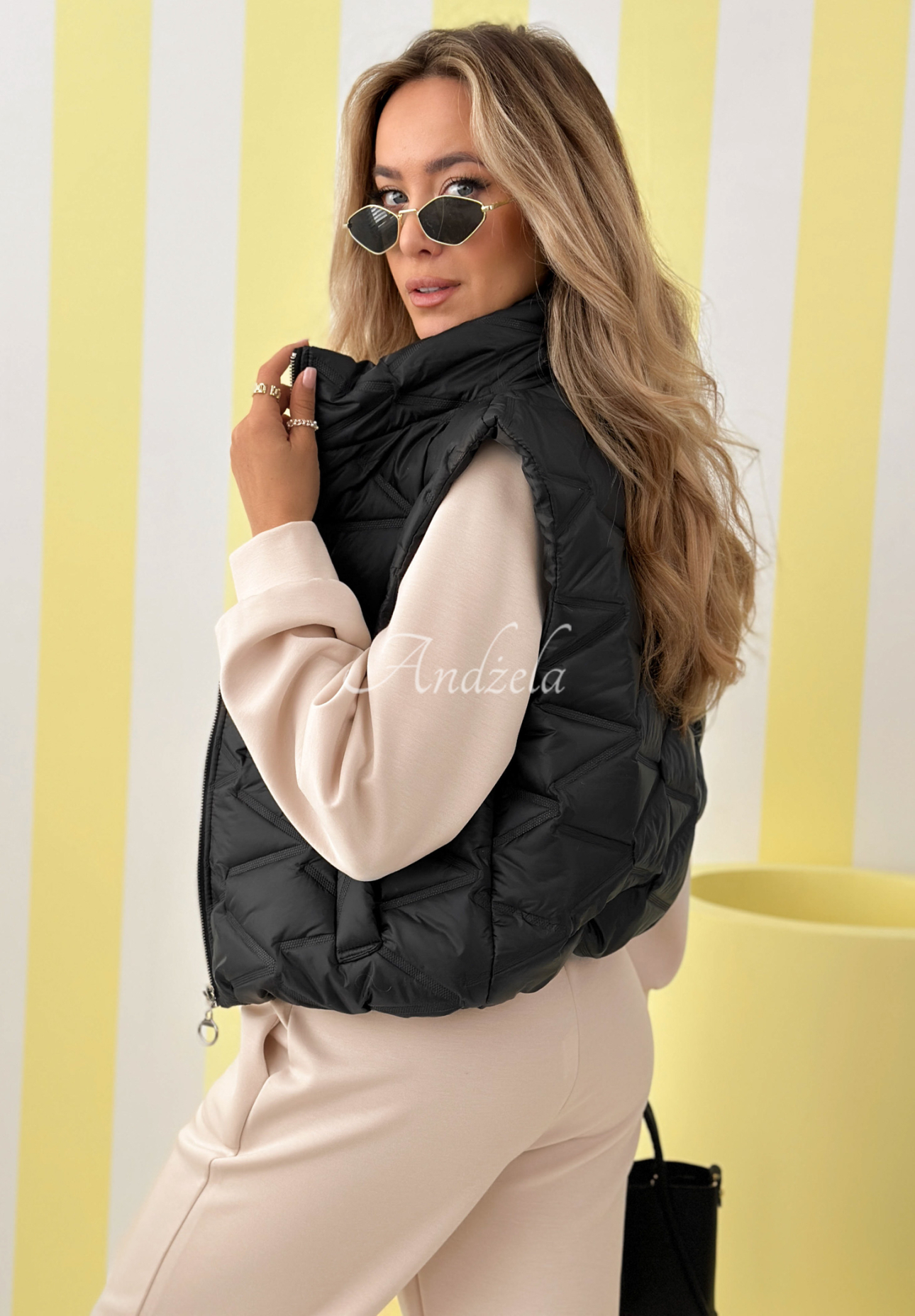 Short quilted Spring Cloud vest, black 