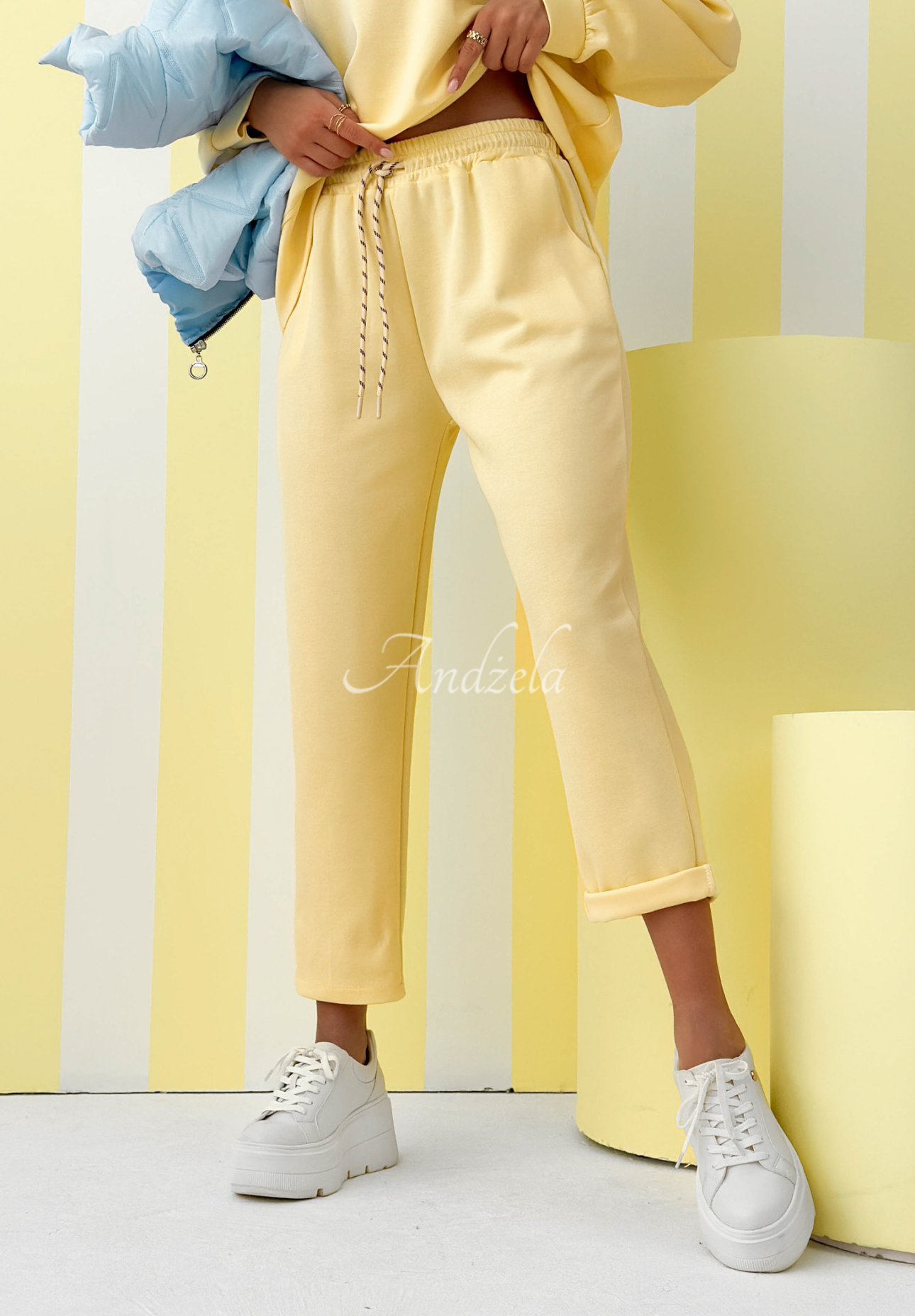 Viscose tracksuit set, butter-colored sweatshirt and pants, Better Now, yellow
