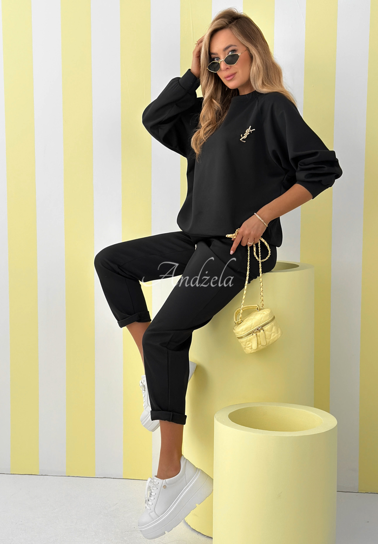 Viscose tracksuit set, butter-colored sweatshirt and pants, Better Now, black