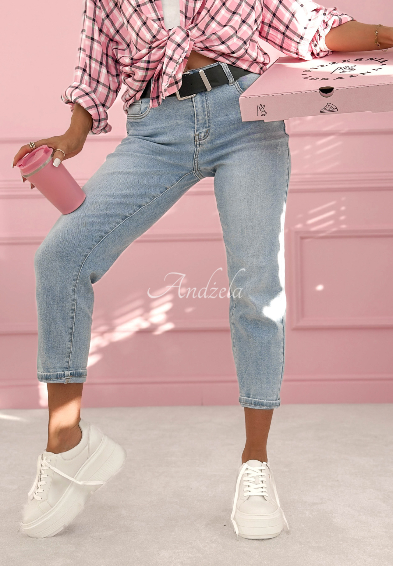 Spodnie jeansowe mom fit Willow Springs jasnoniebieskie