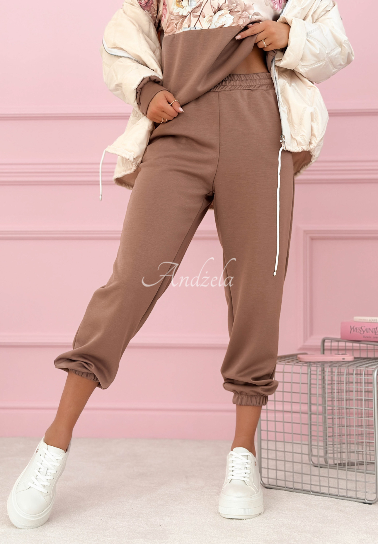 Wiskozowy komplet dresowy w kwiaty Comfy Floressa mokka