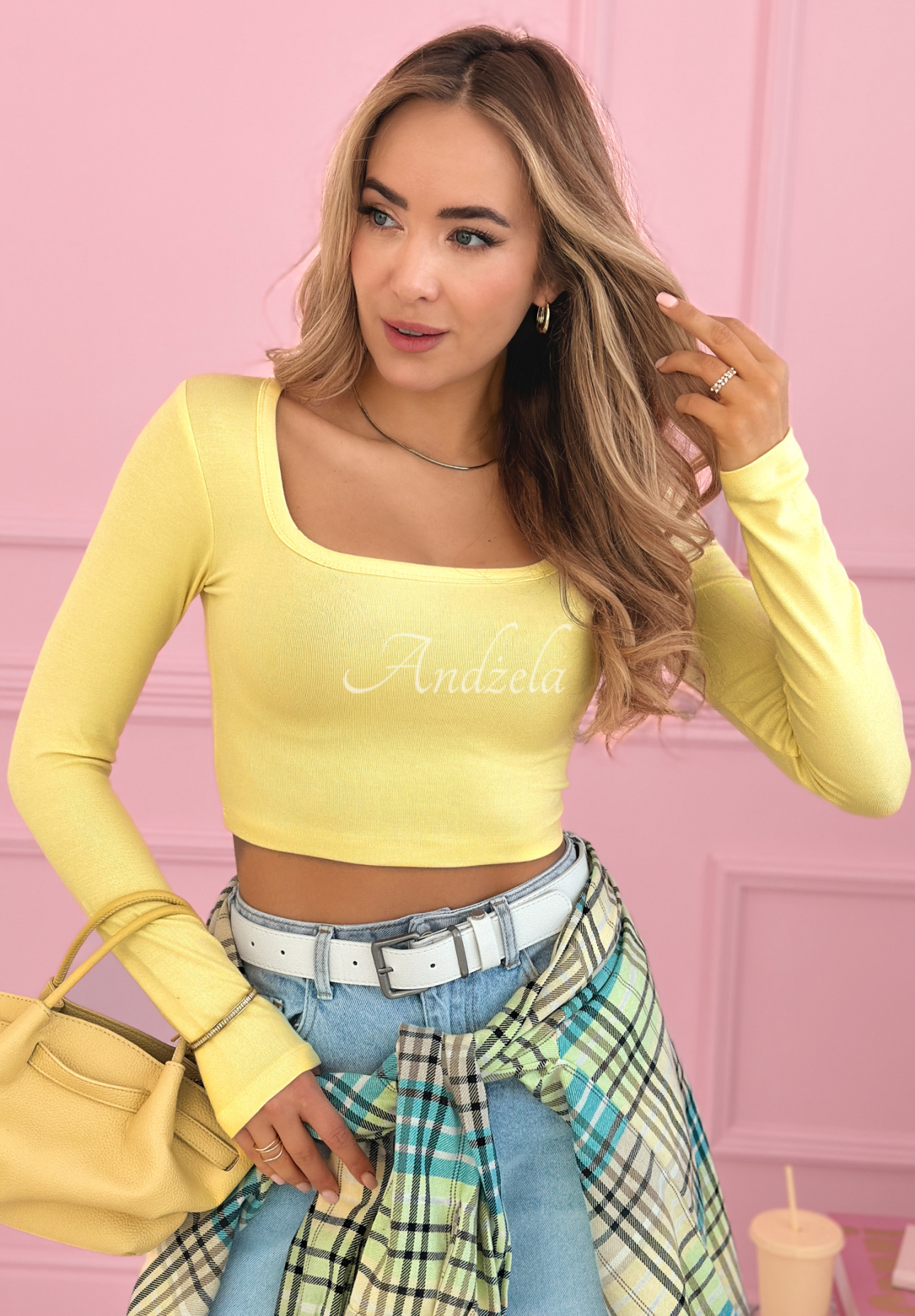 Wasn’t Ready short viscose blouse with square neckline, yellow