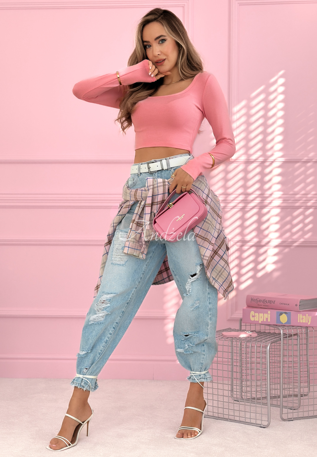 Wasn’t Ready pink short viscose blouse with square neckline