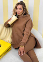 Bluza z kieszenią i kapturem Siempre camelowa