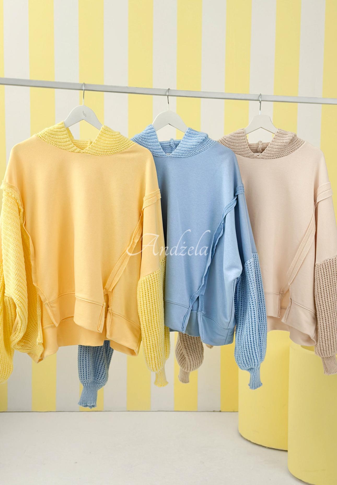 Bawełniana bluza z dzianinowym kapturem i rękawami Think About It żółta