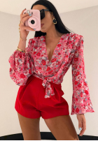 Kwiecista bluzka z wiązaniem La Milla Khloe różowa