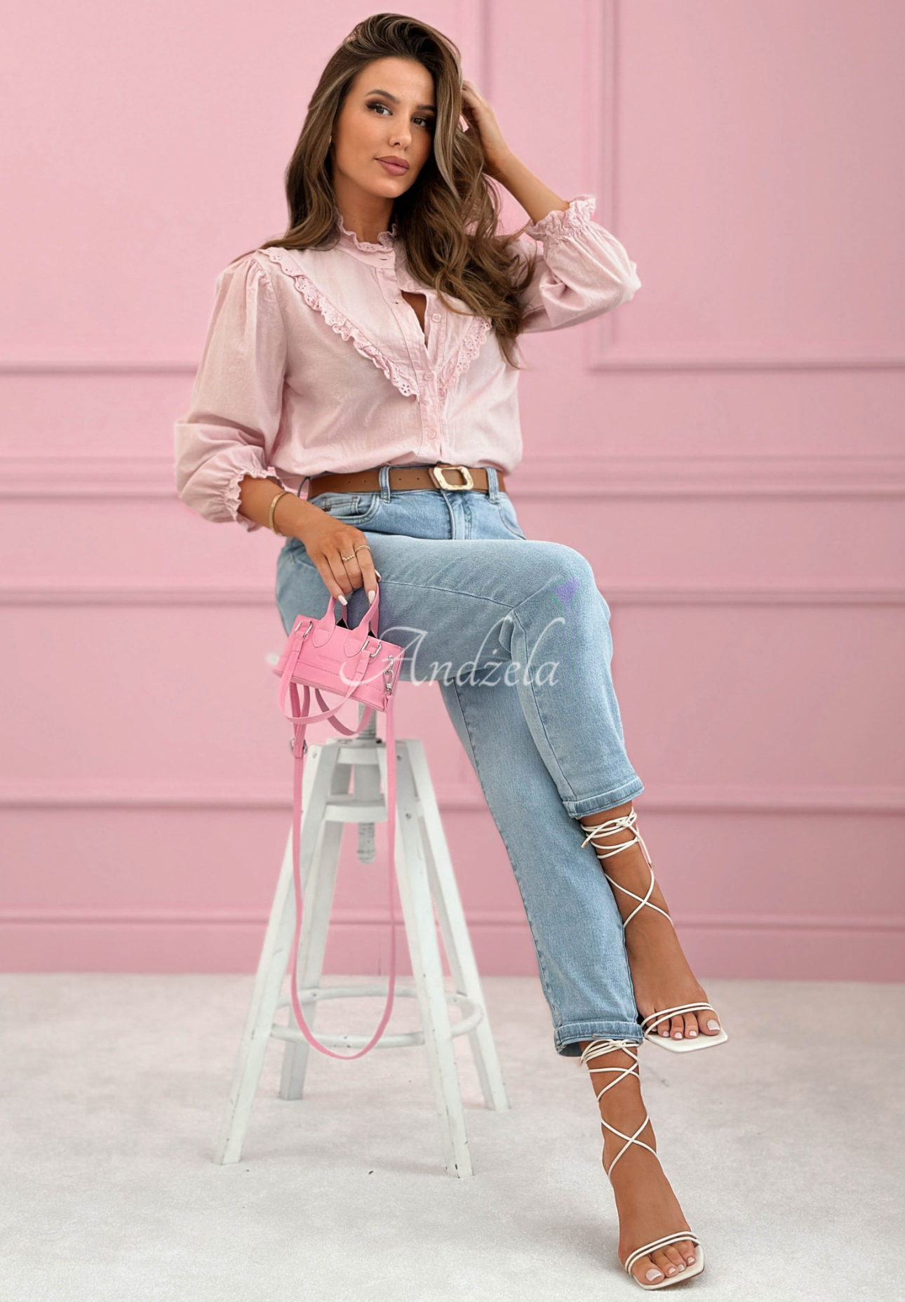 Bawełniana koszula z koronkowymi falbankami Sweet Lace pudrowy róż