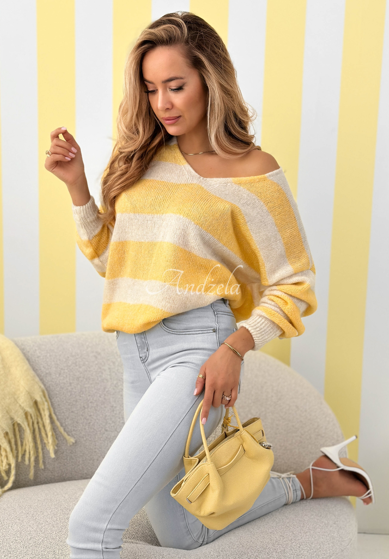 Sweter w paski z dekoltem Springtime Stripes beżowo-żółty