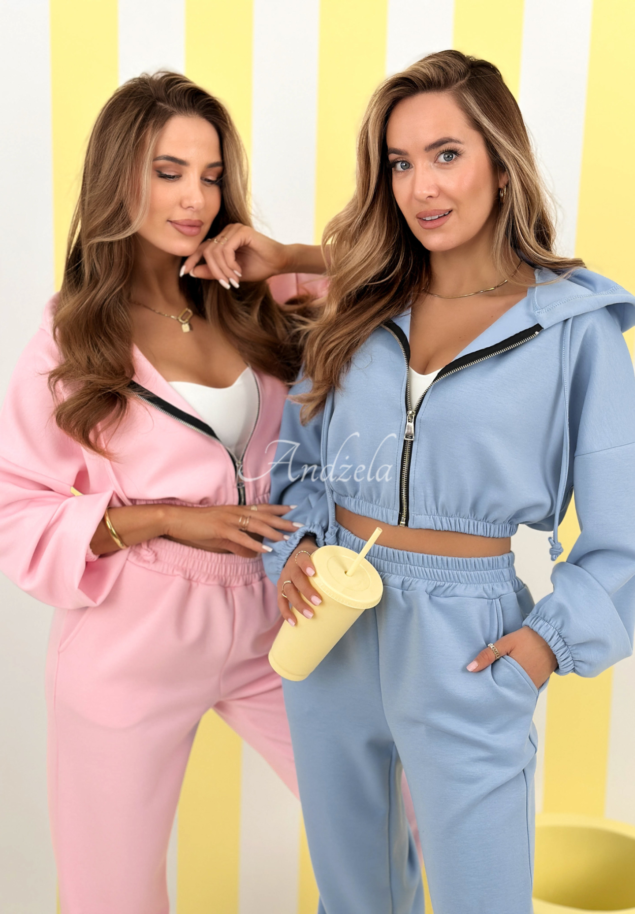 Krótka bluza z wiskozą z kapturem New Season Baddie błękitna