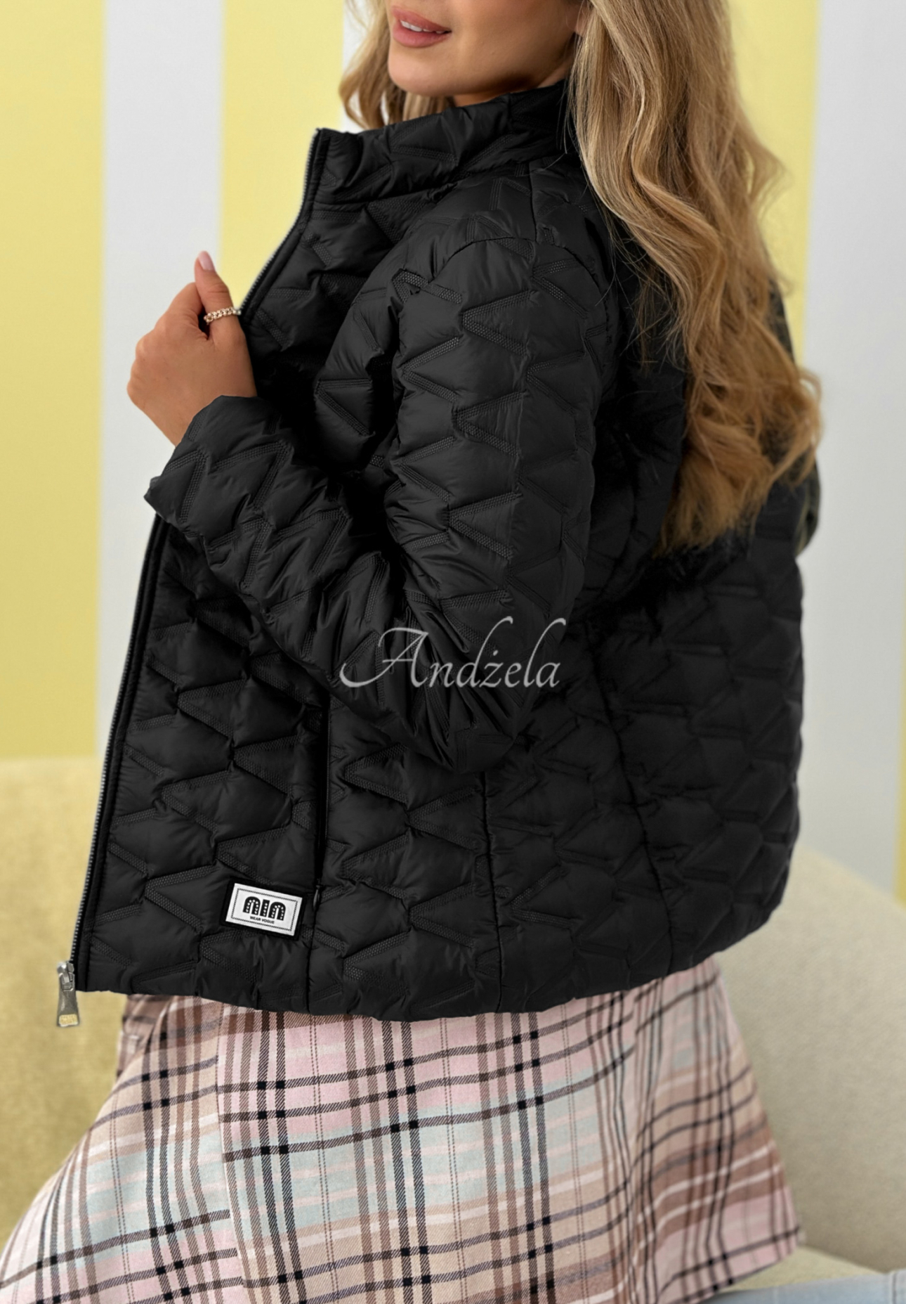 Krótka pikowana kurtka Soft Wind czarna 