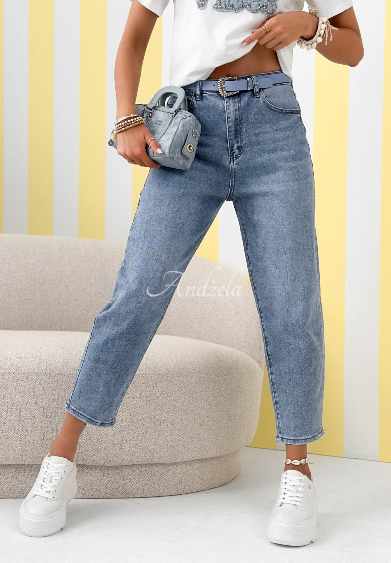 Mom fit jeans with Hard To Forget belt, blue