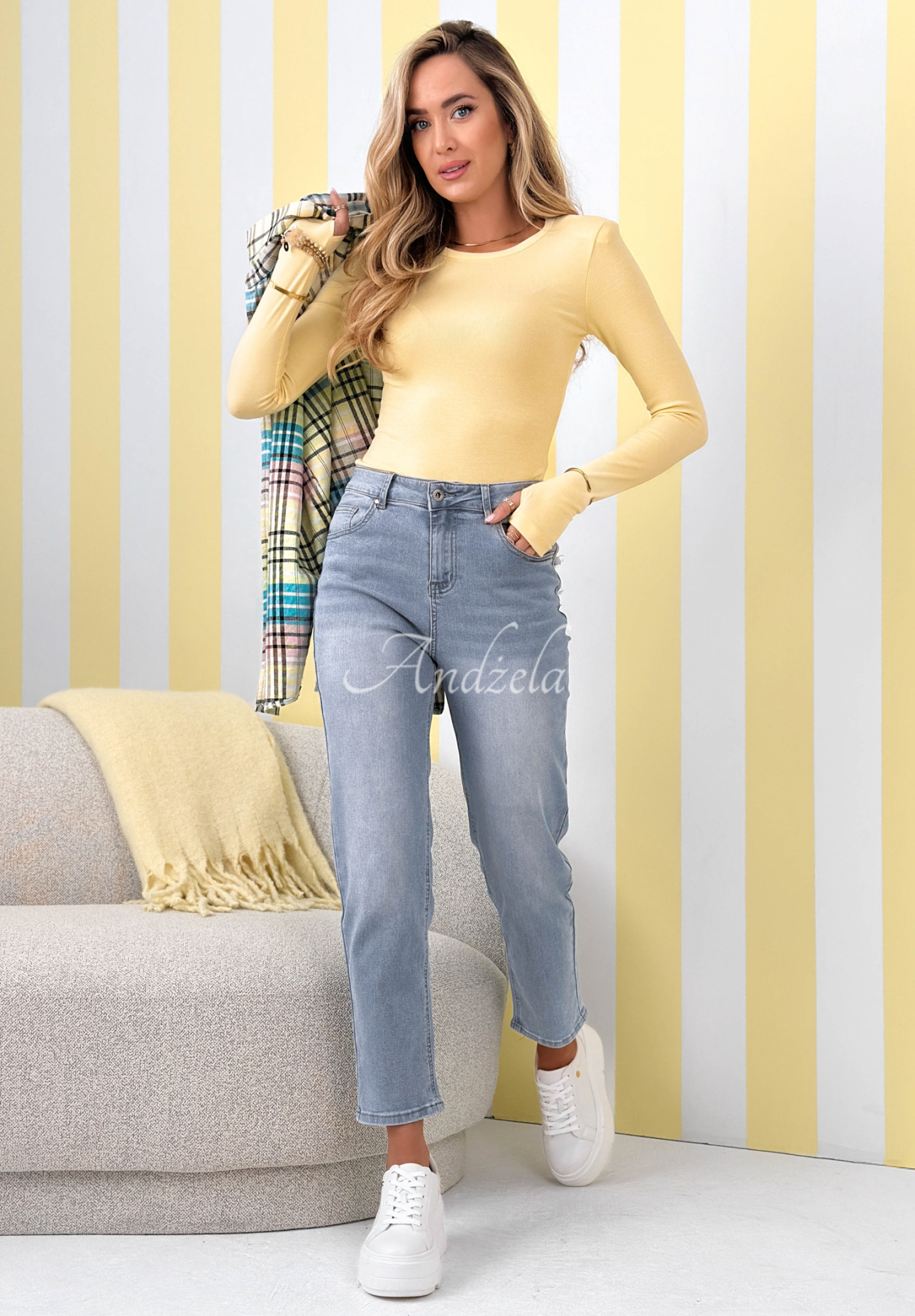 No Way blue mom fit jeans