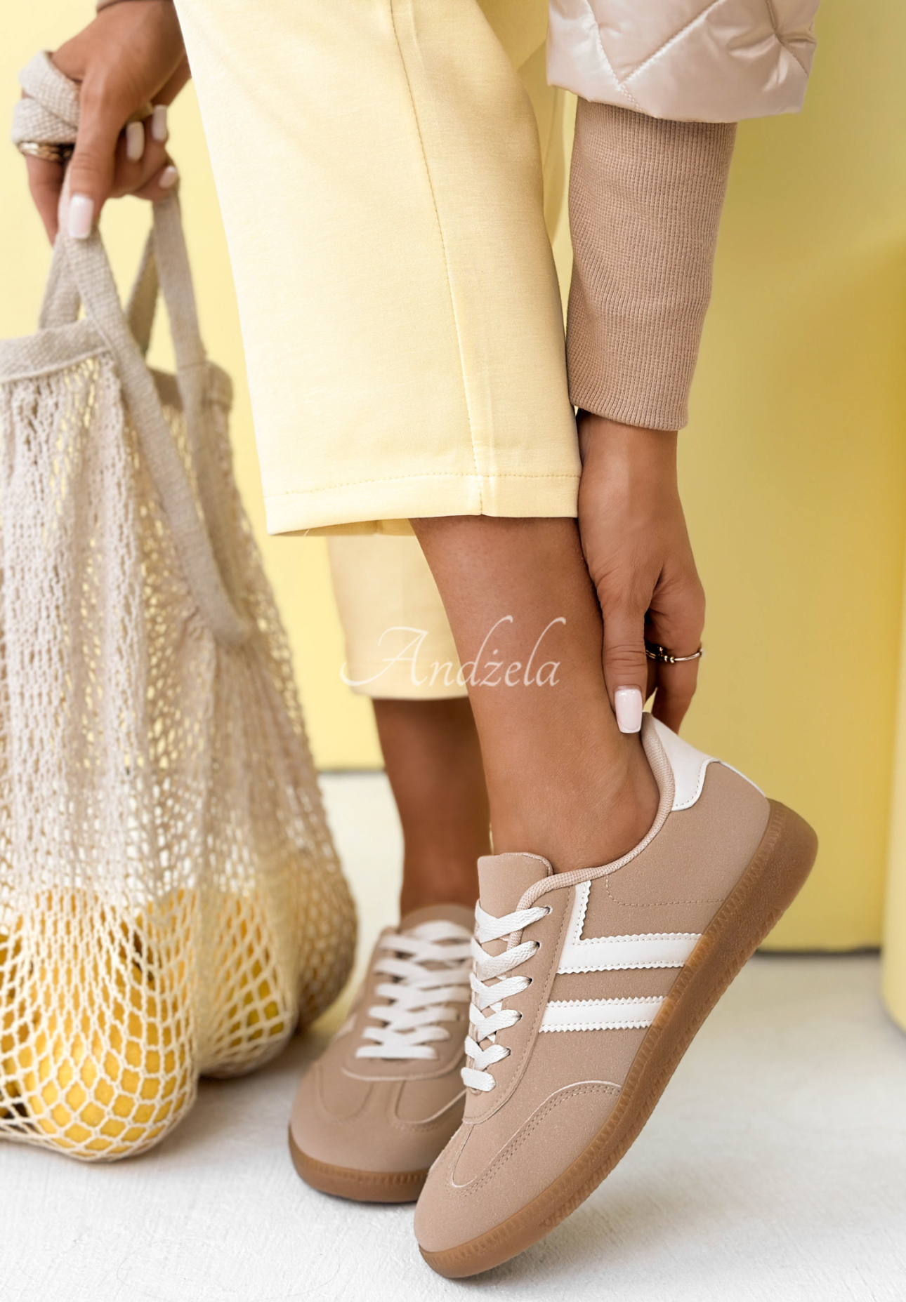 Adidasy Walking On Flowers beżowe