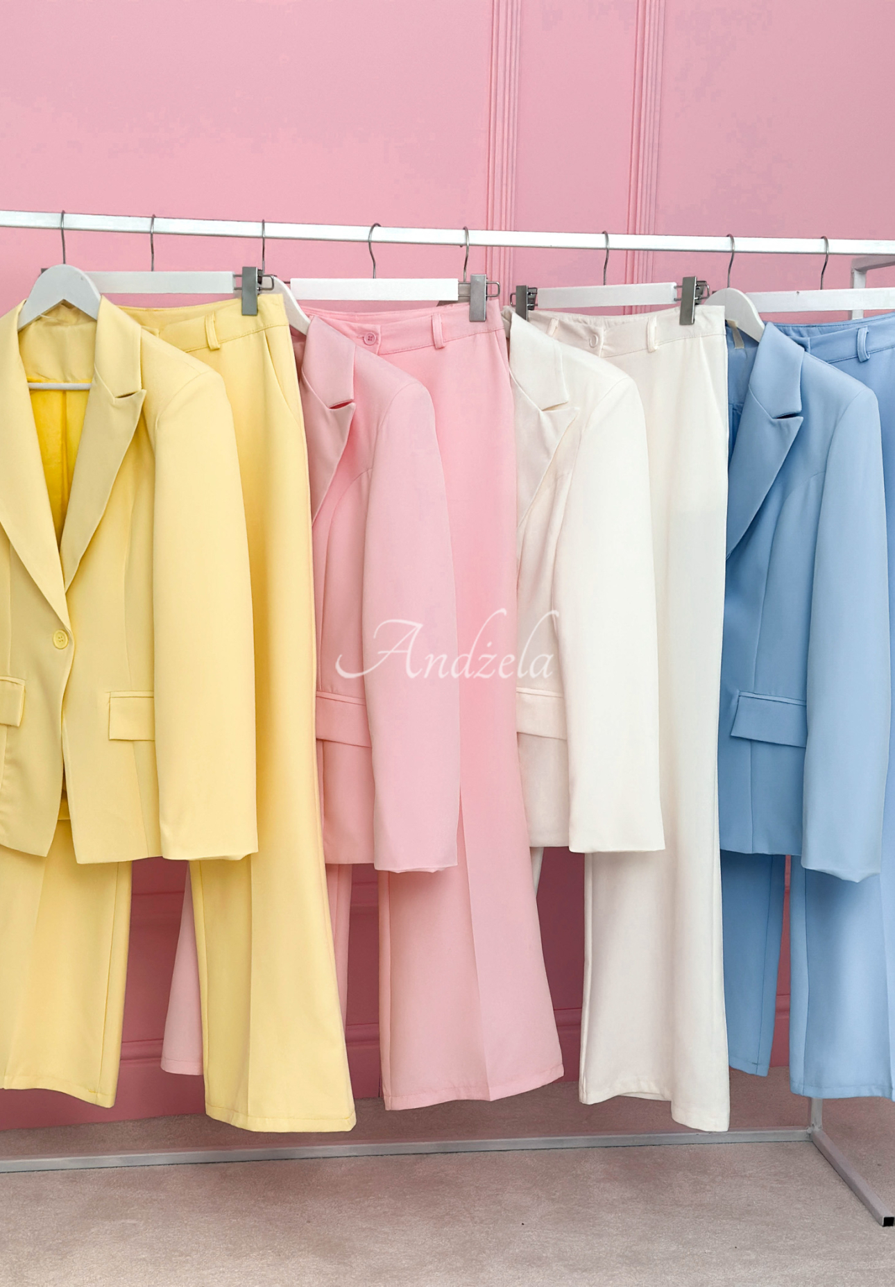 Fitted women's suit with flared legs Coctail Party light blue