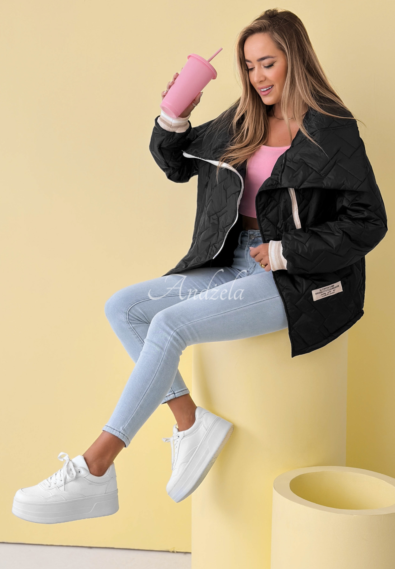 Pikowana kurtka z kołnierzem Where Are We czarna