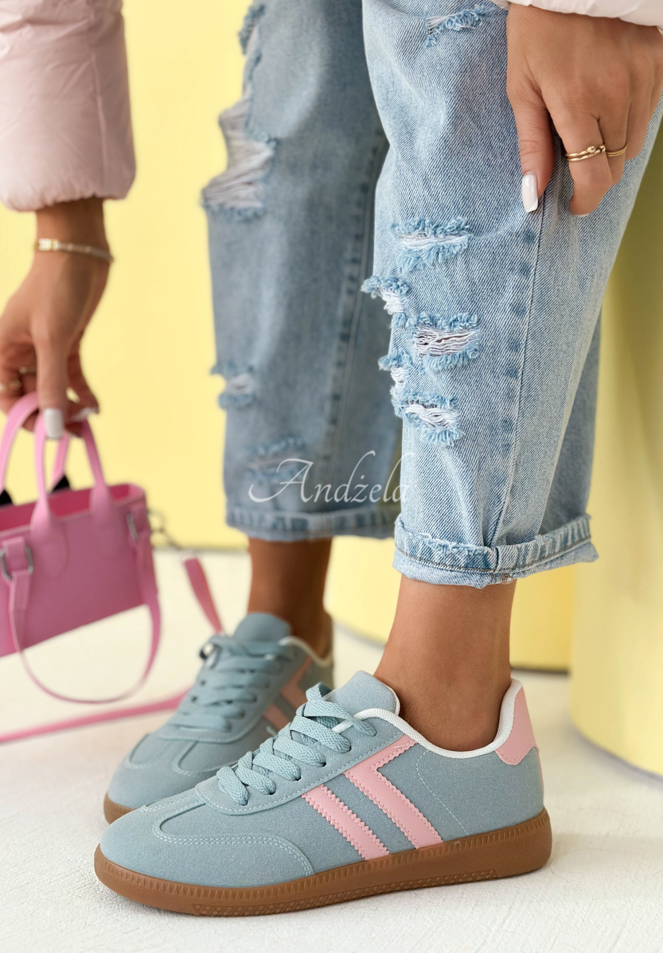 Adidasy Walking On Flowers błękitne