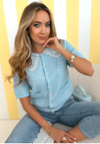 Sweterek z koronkowym kołnierzem Oh Sweet Lace błękitny