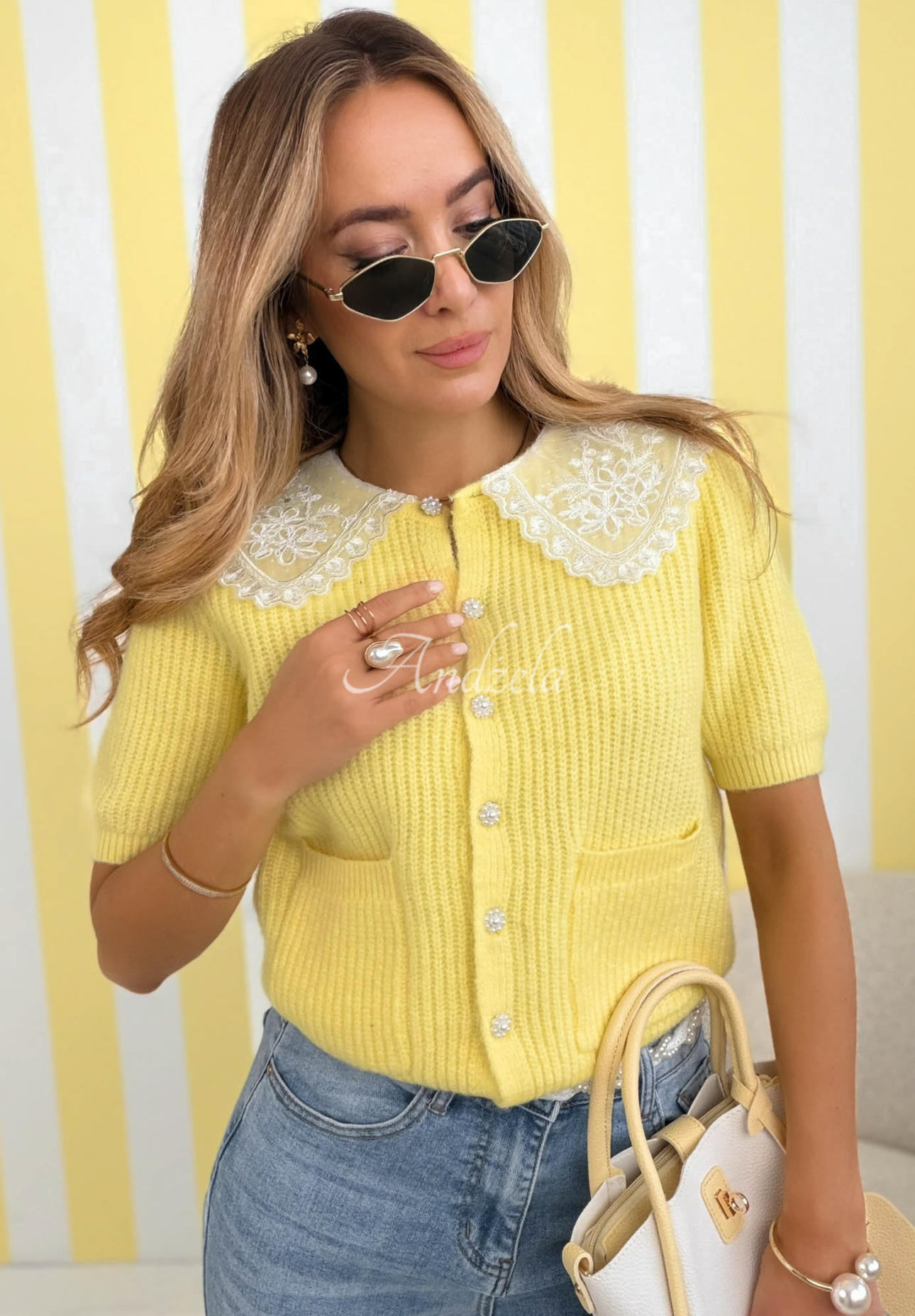 Sweterek z koronkowym kołnierzem Oh Sweet Lace żółty