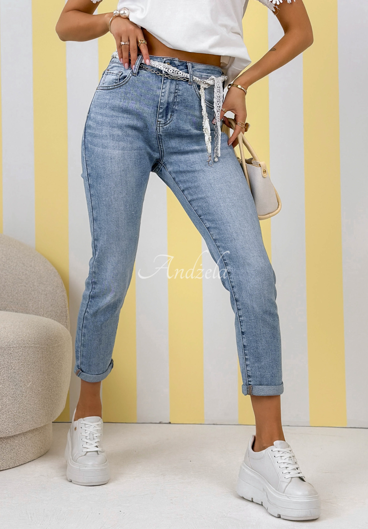 Belle blue jeans with belt