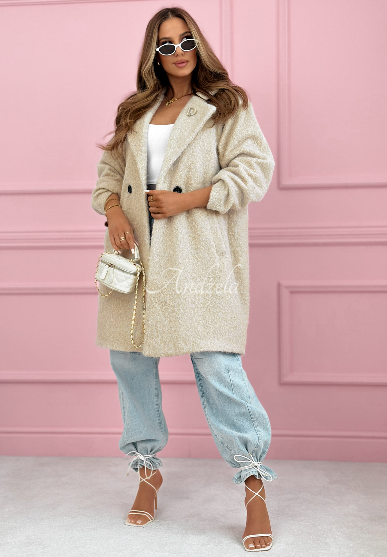 Długi płaszcz kożuszek z kołnierzem Create The Impossible beżowy