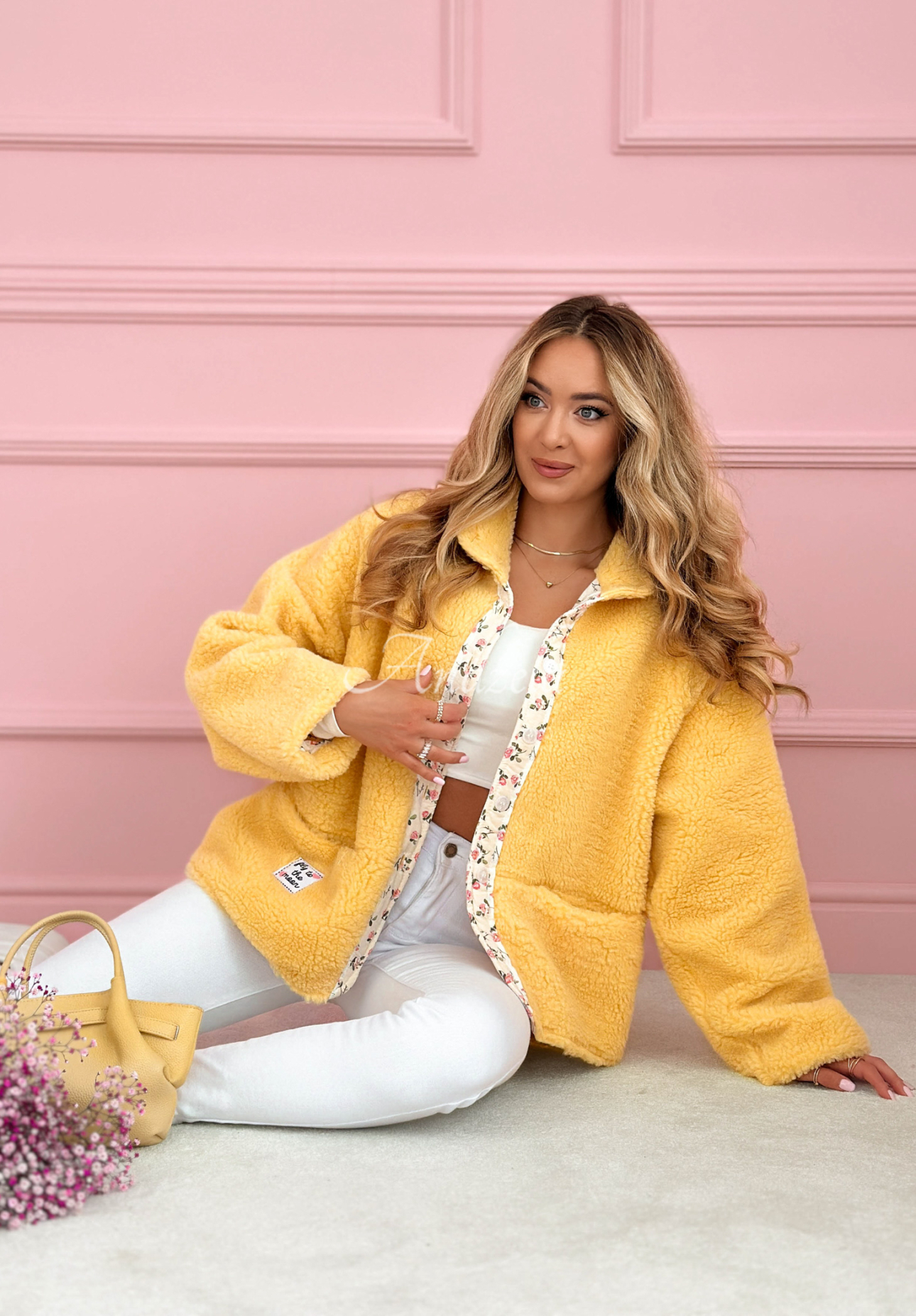 Krótka kurtka kożuszek z kwiecistą podszewką i wełną Lilianna żółta