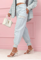 Spodnie jeansowe mom fit z przetarciami Socorro jasnoniebieskie