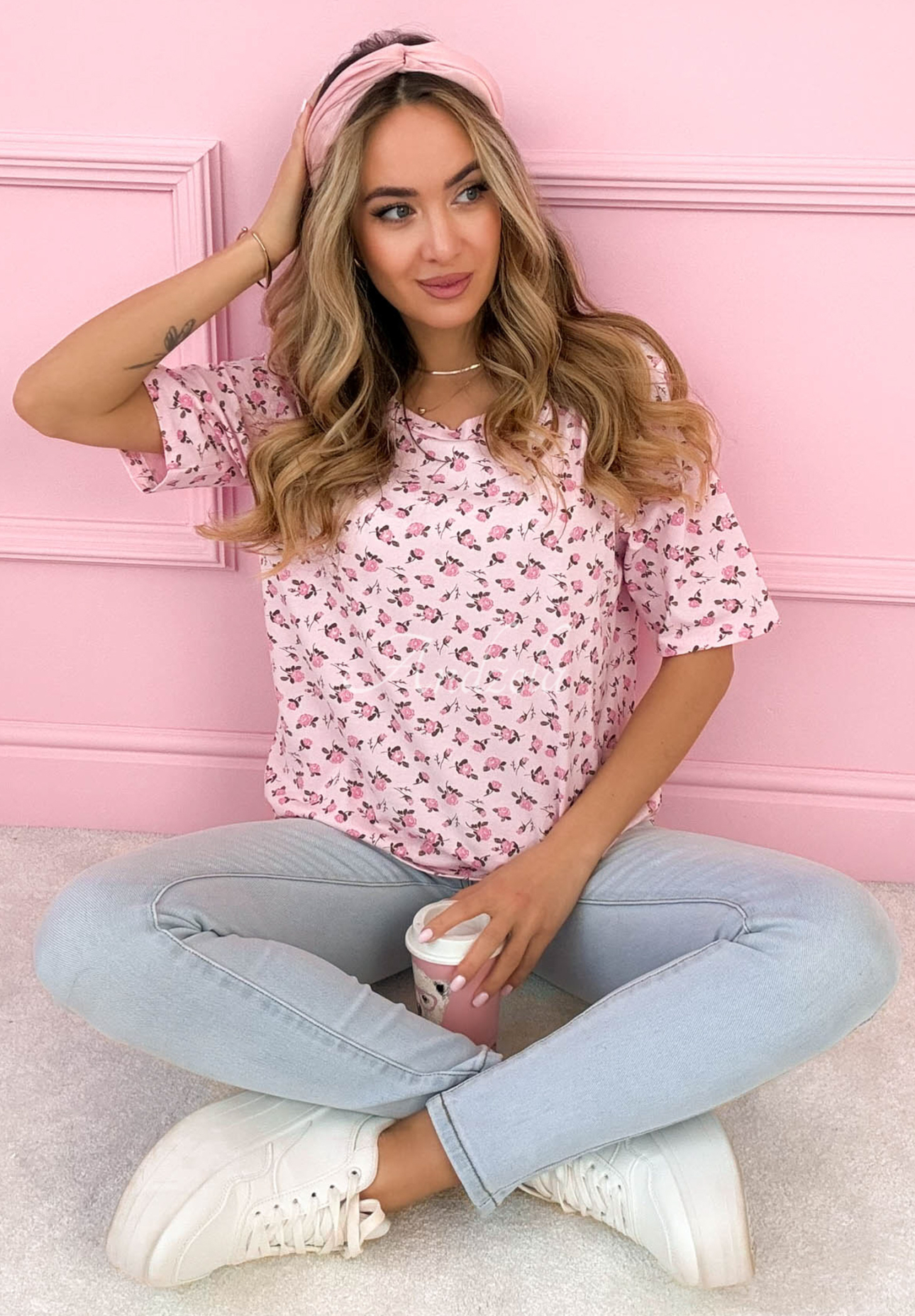 Bawełniany T-shirt w różyczki La Rosa różowy