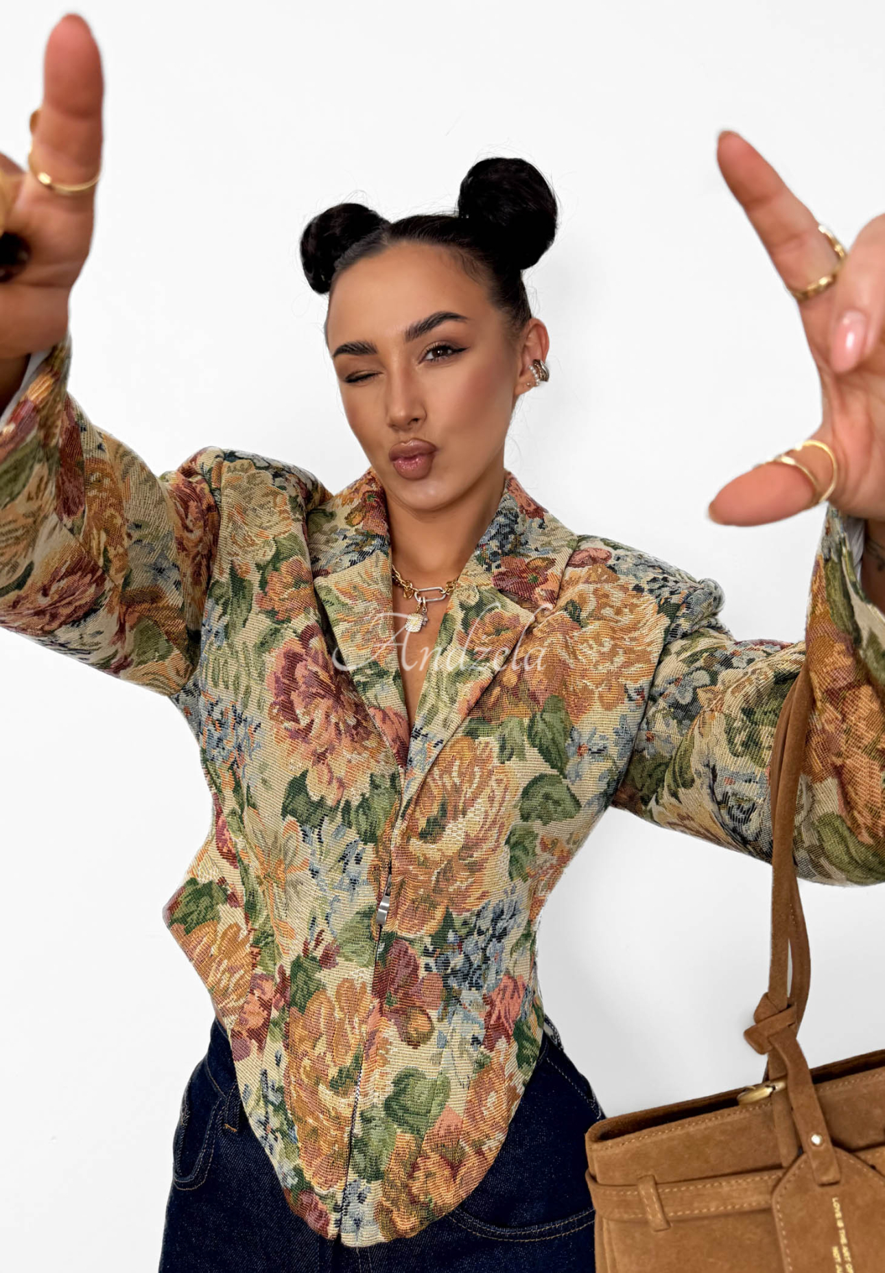 Żakardowa gorsetowa marynarka z bawełny La Milla Amanda beżowa