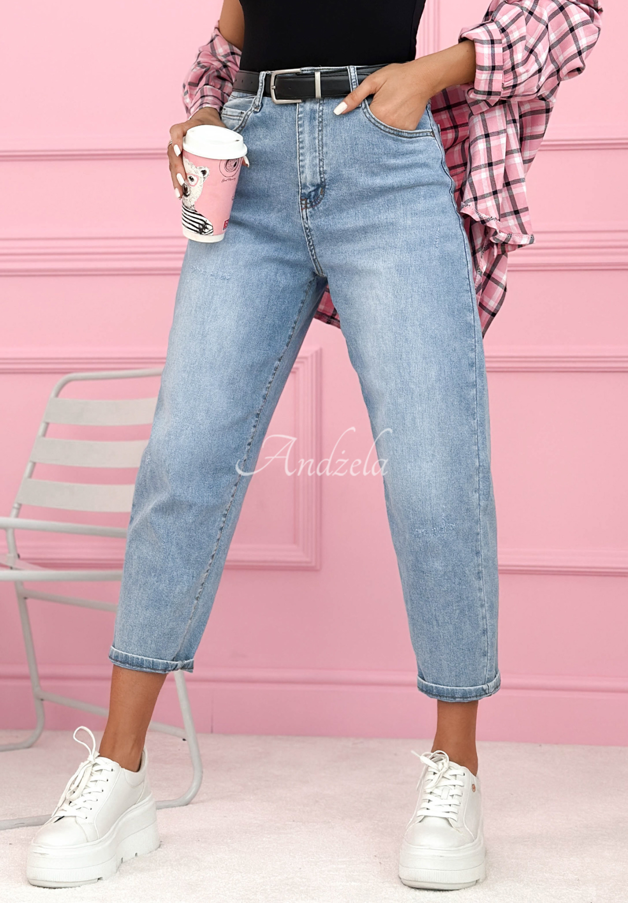 Spodnie jeansowe mom fit Don’t Move Now jasnoniebieskie