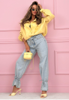 Spodnie jeansowe mom fit z wiązaniem Annora jasnoniebieskie