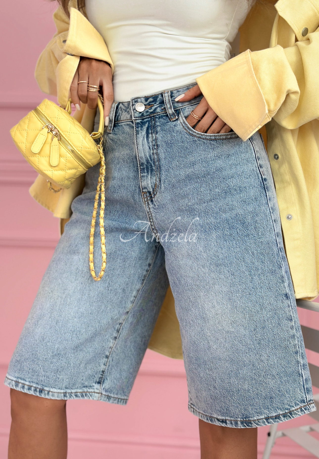 Jeansowe spodenki bermudy z kryształkami Ottavia jasnoniebieskie