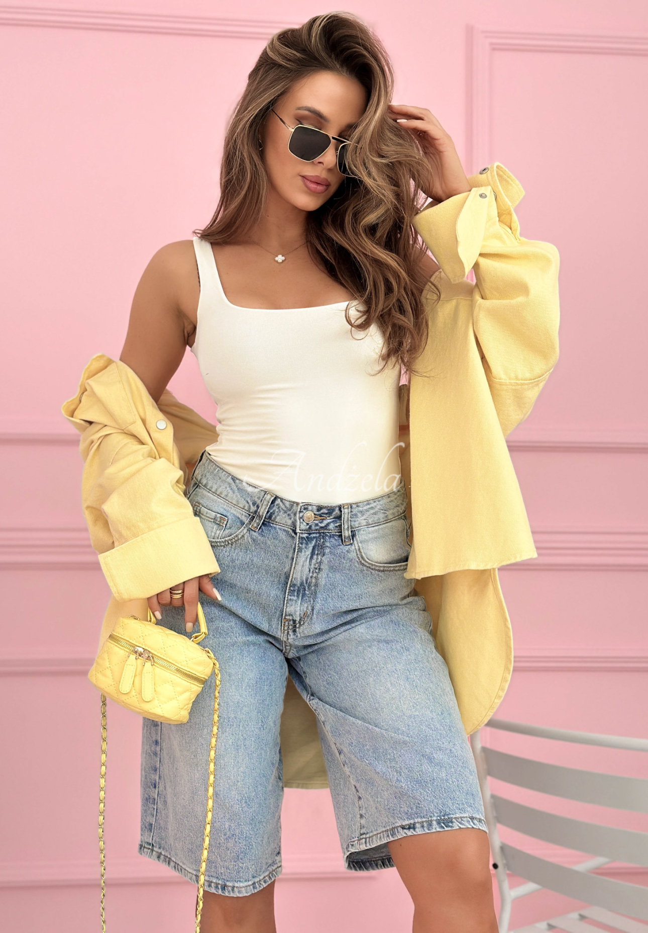 Jeansowe spodenki bermudy z kryształkami Ottavia jasnoniebieskie