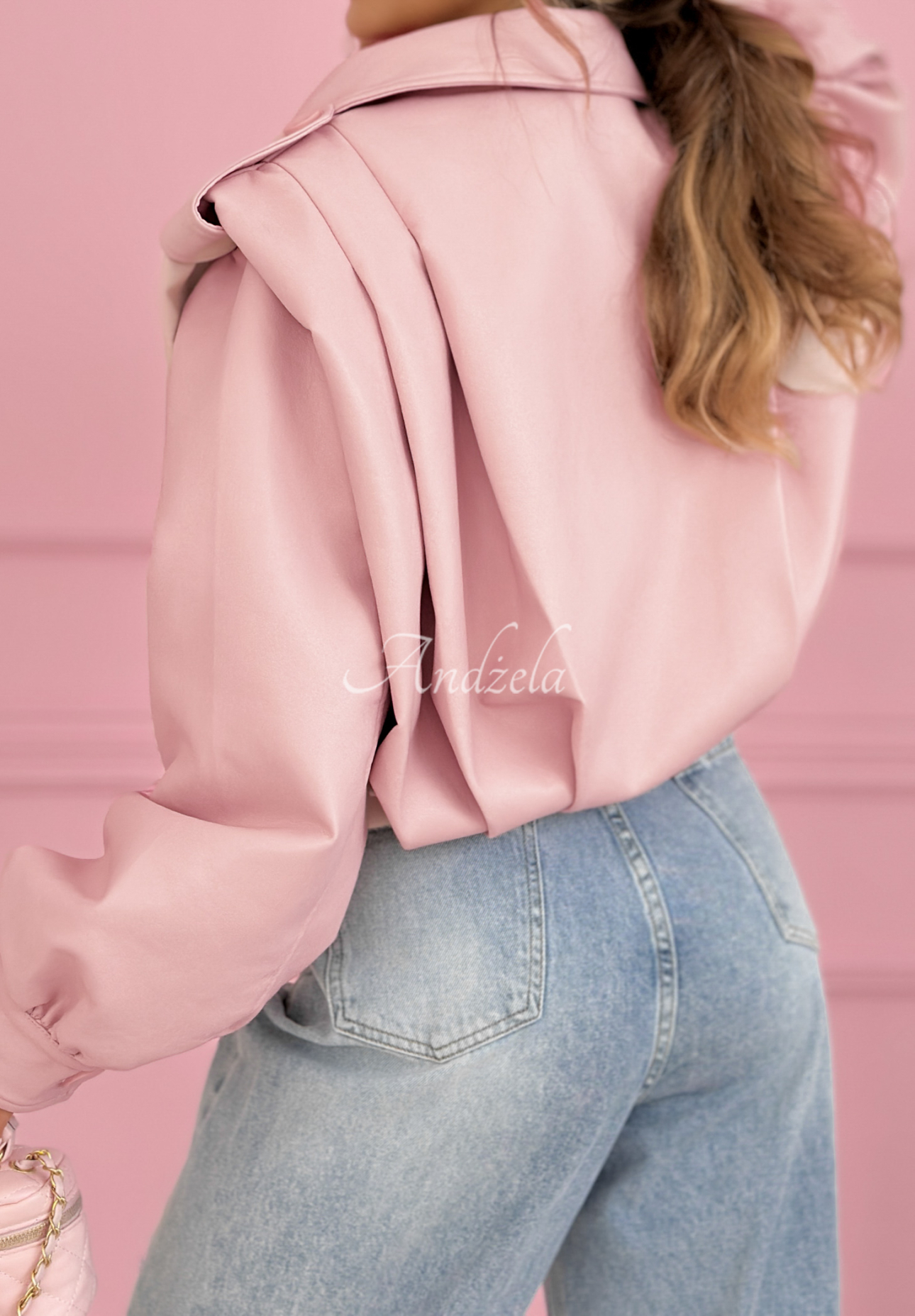 Krótka skórzana kurtka z kołnierzem Valleria pudrowy róż