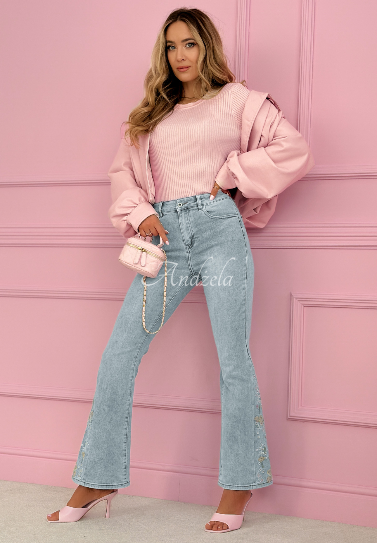 Spodnie jeansowe dzwony z haftami Nerelle jasnoniebieskie