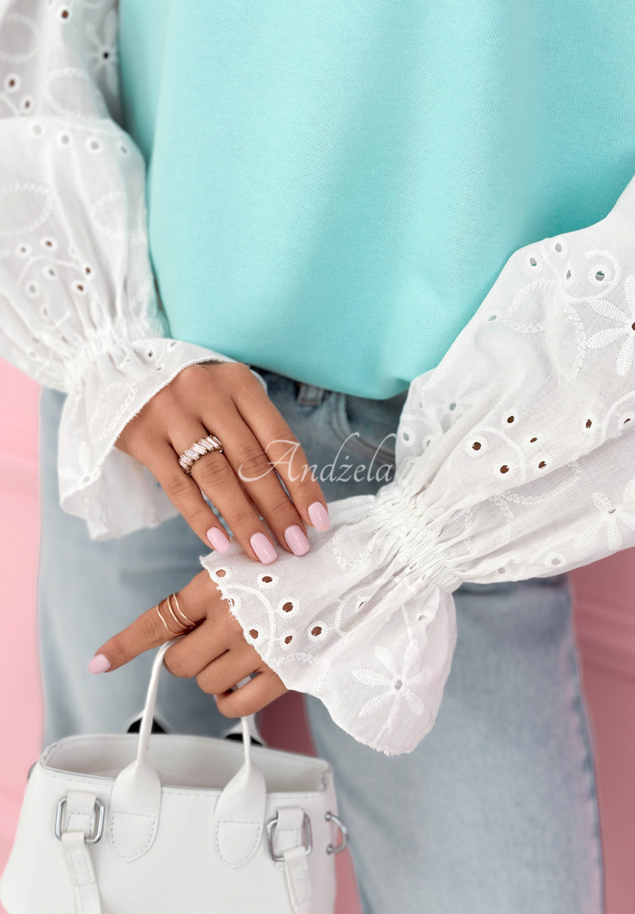 Bawełniana bluza z ażurowymi rękawami Leonora błękitna