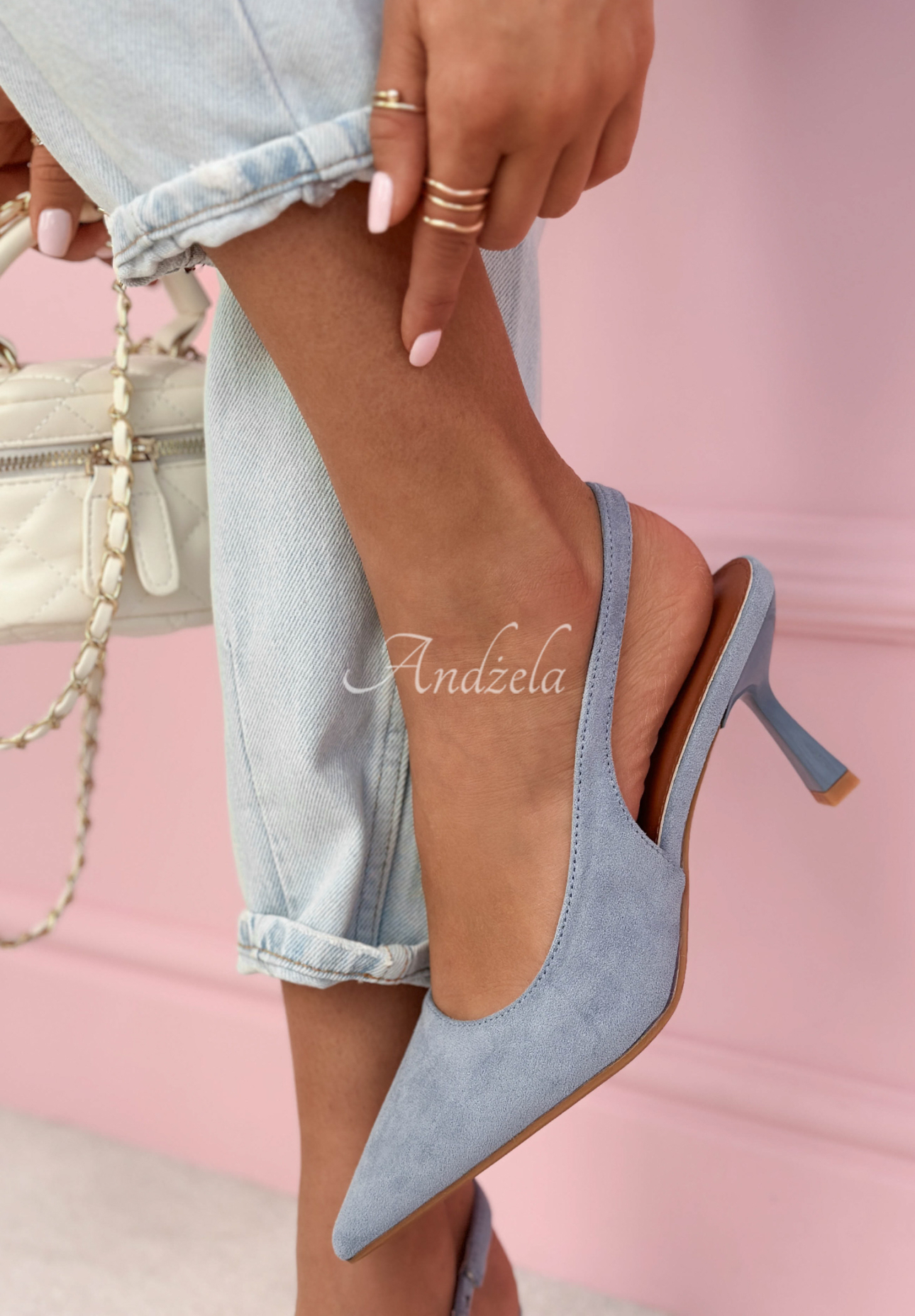 Zamszowe sandałki czółenka z paskiem Noemi błękitne