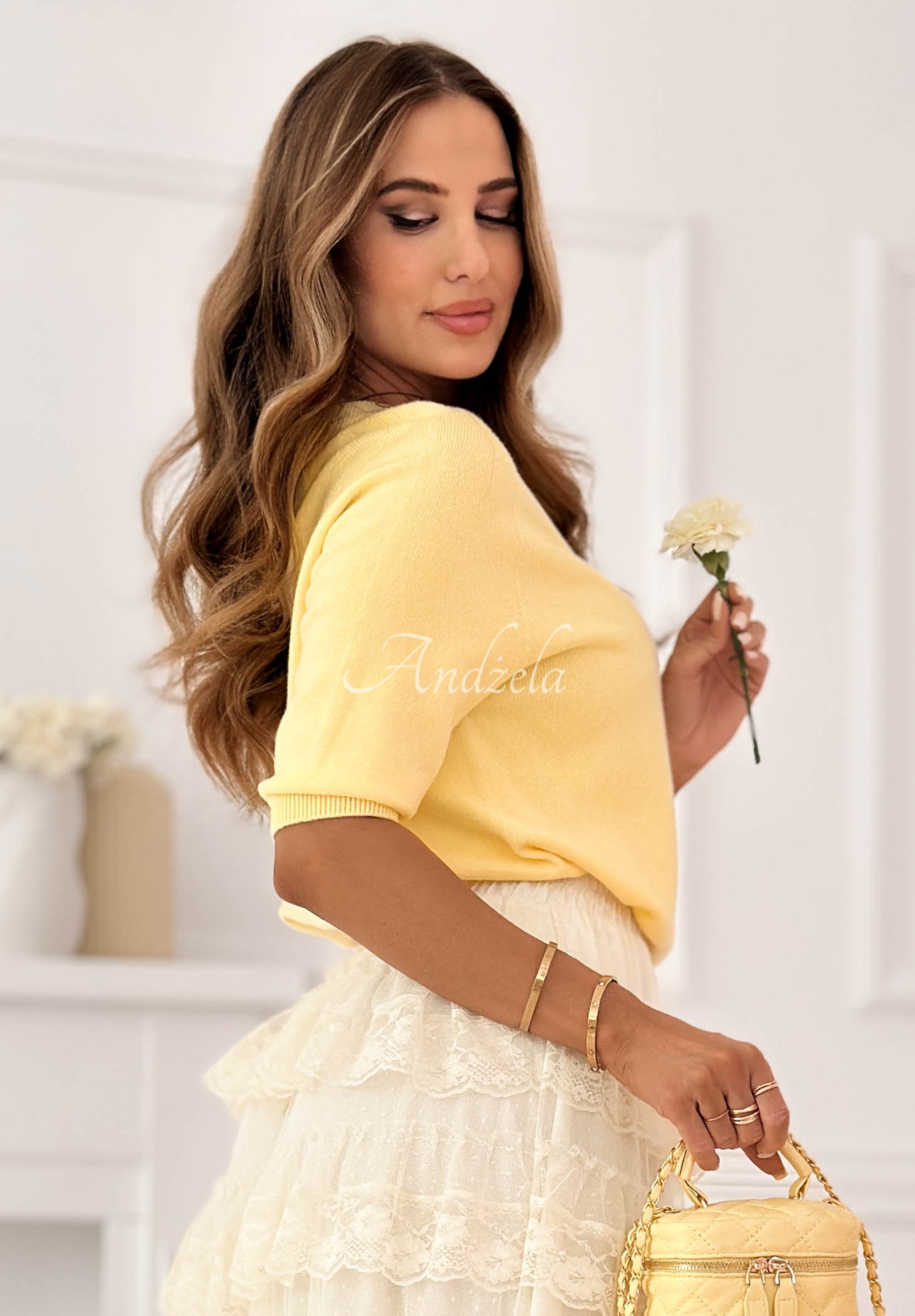 Lekki wiskozowy sweter na krótki rękaw Better With You żółty