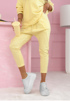 Materiałowe spodnie Phenomenal Woman różowe