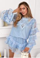 Zwiewny komplet koszula i spódniczka z falbankami Blooming Season błękitny