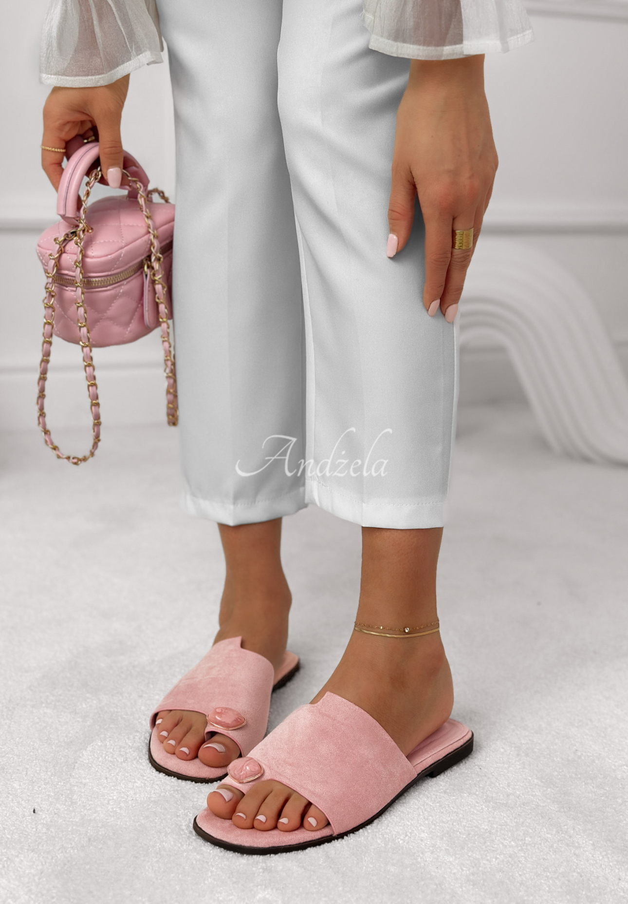 Suede flip-flops with decorative detail Morgan powder pink