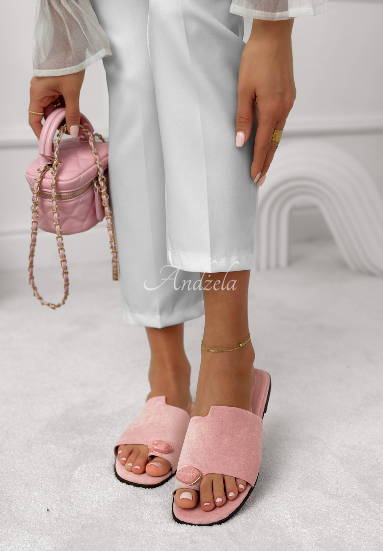 Suede flip-flops with decorative detail Morgan powder pink