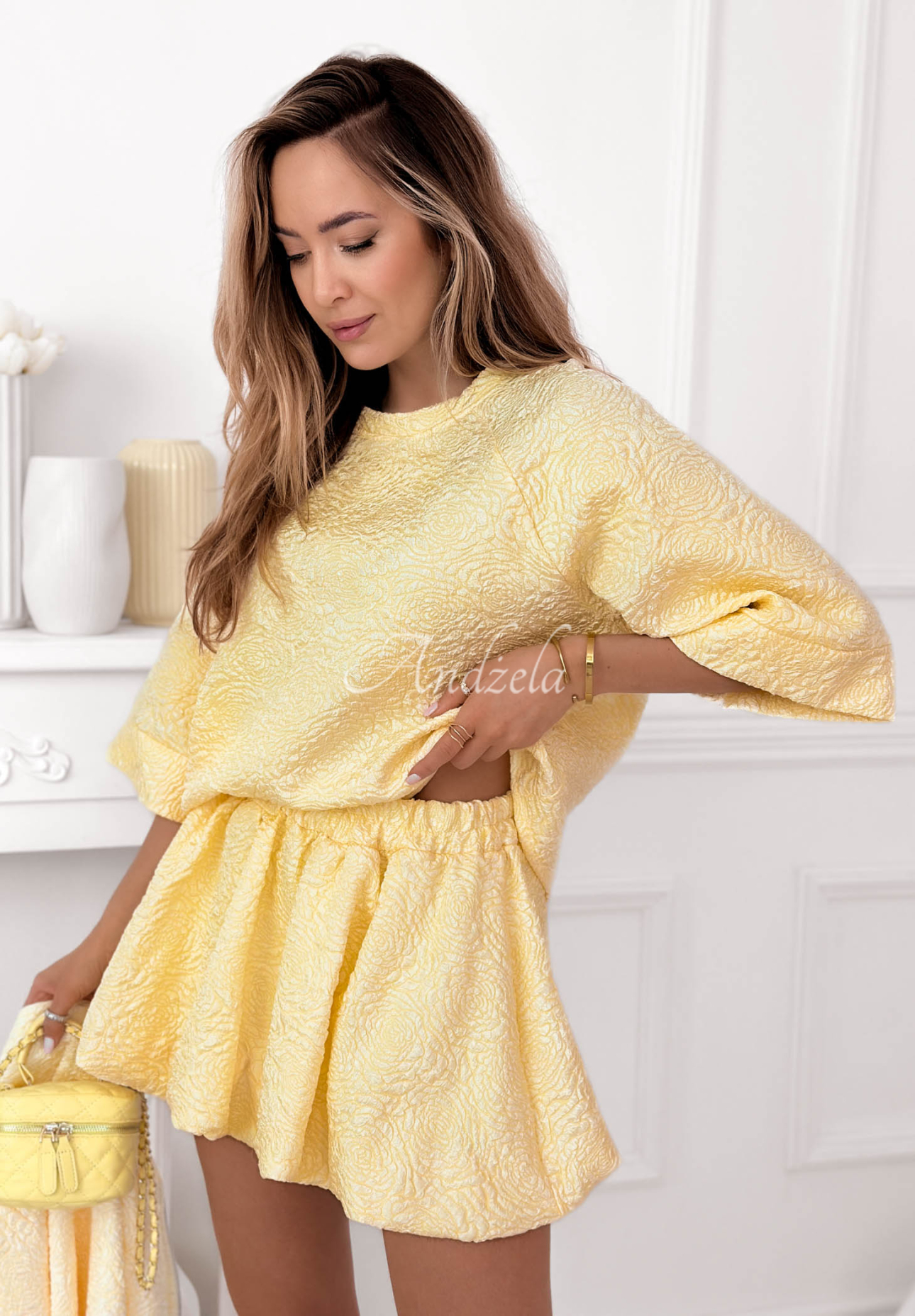 Layla yellow short-sleeved blouse with texture