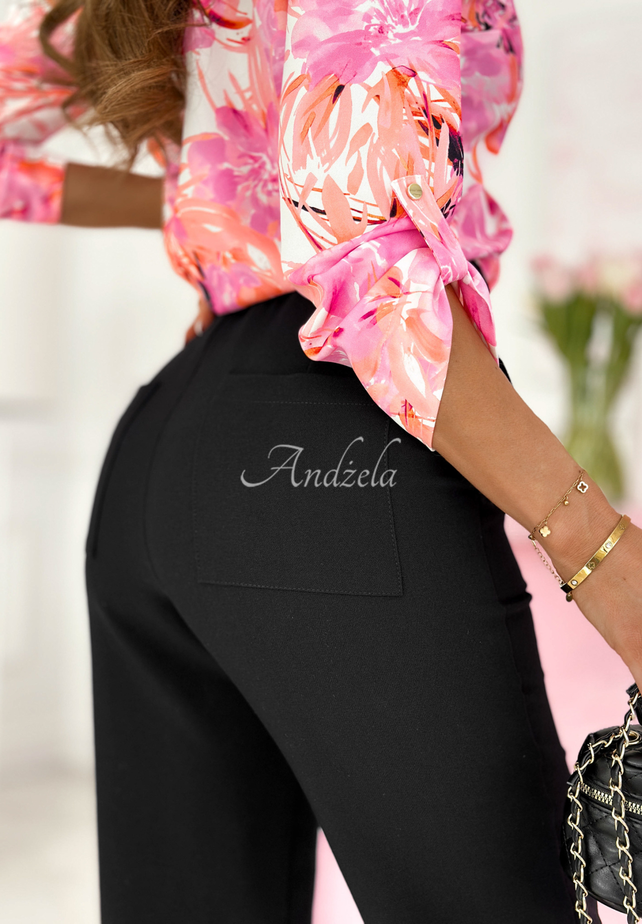 Elegant Laura black viscose cigarette pants