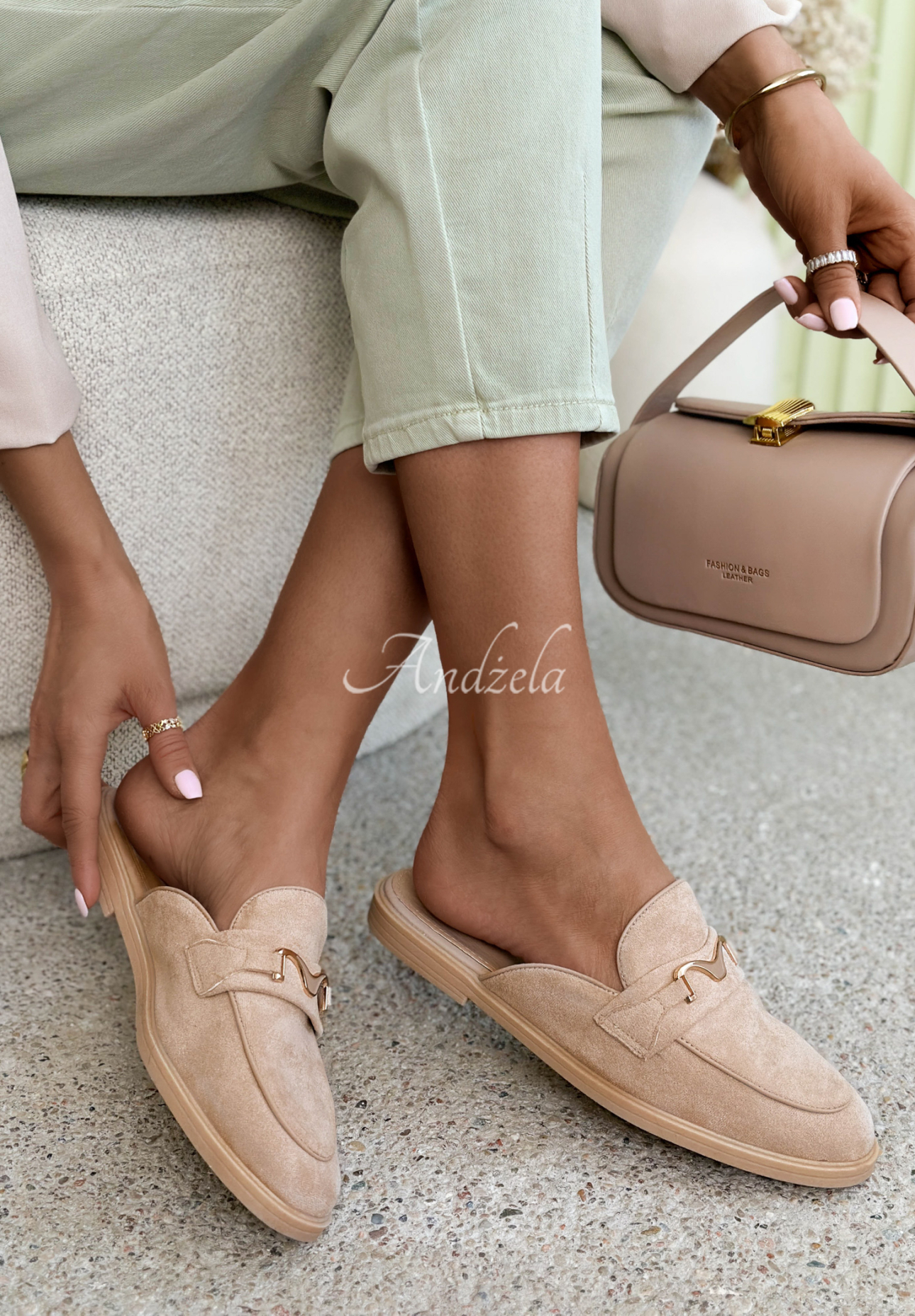 Sylvette beige suede moccasin sandals