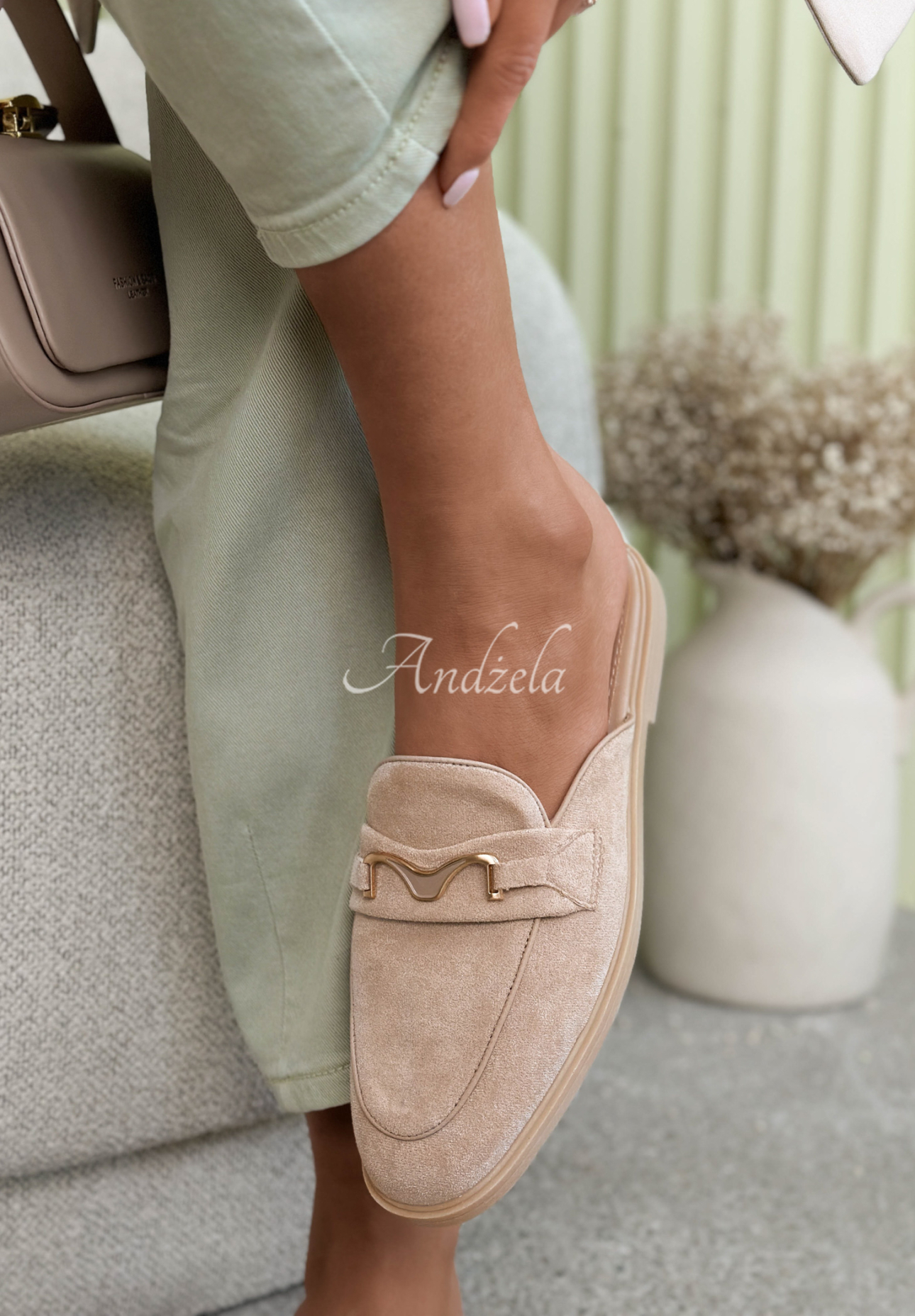 Sylvette beige suede moccasin sandals
