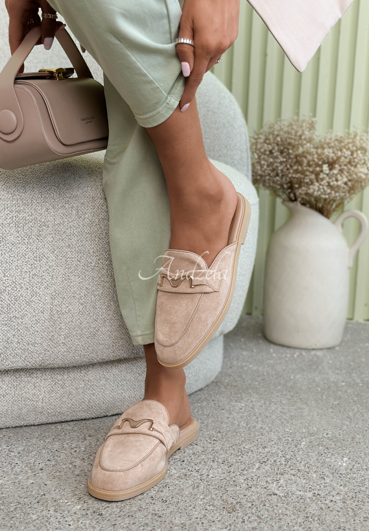 Sylvette beige suede moccasin sandals